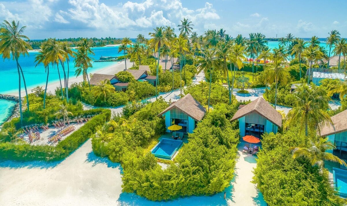 - Set down your shopping bags from The Marina @ CROSSROADS - Head straight to your private sun loungers in front of the Gold Beach Villa - Featuring 1 king bed or 2 double beds - Ocean views - Sofa bed - En suite bathroom with double vanity sinks - Direct beach access