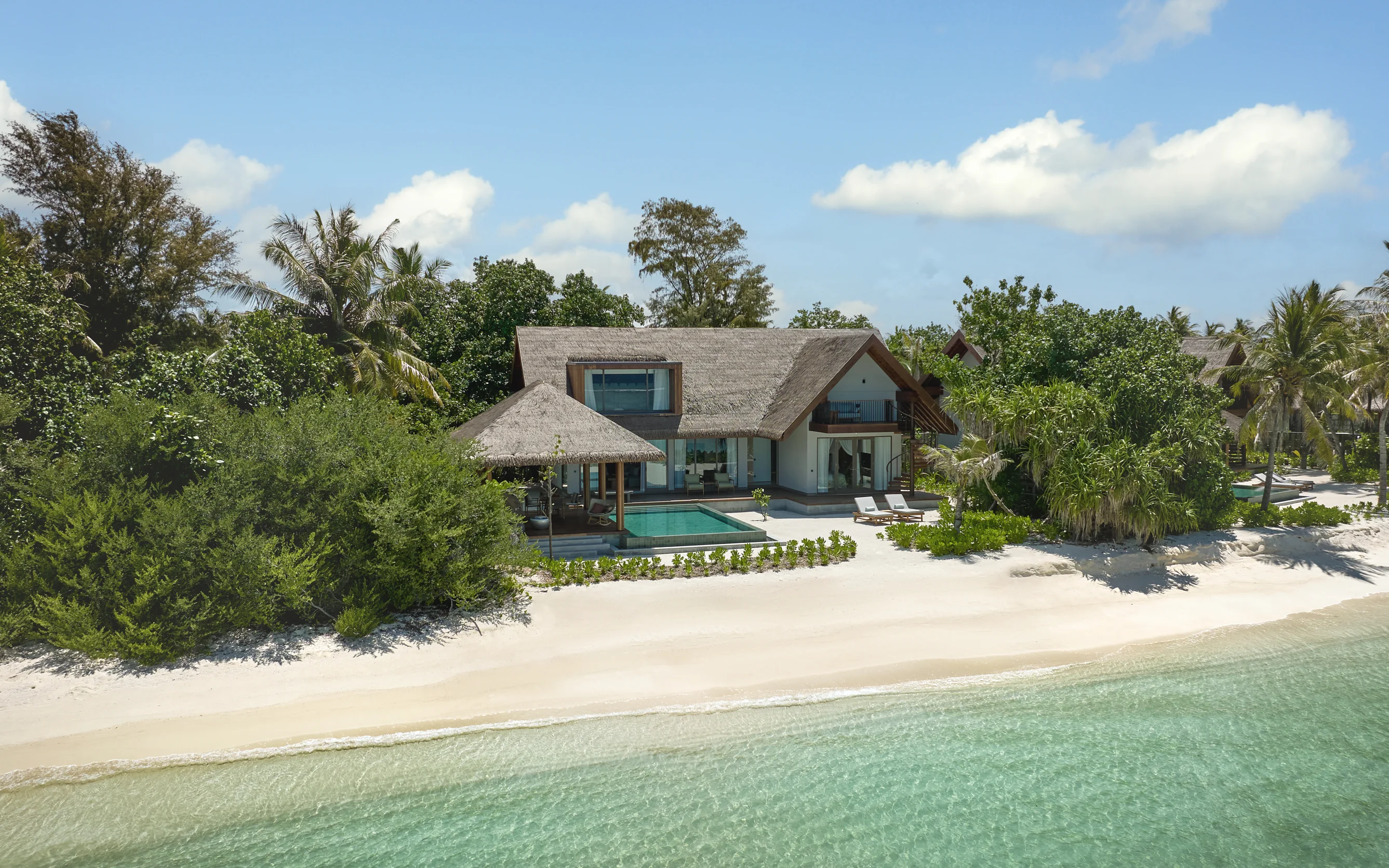 - 1,830 sq. ft. / 170 sq. m. - Max guests 3 - View: Ocean - 1 Bedroom
