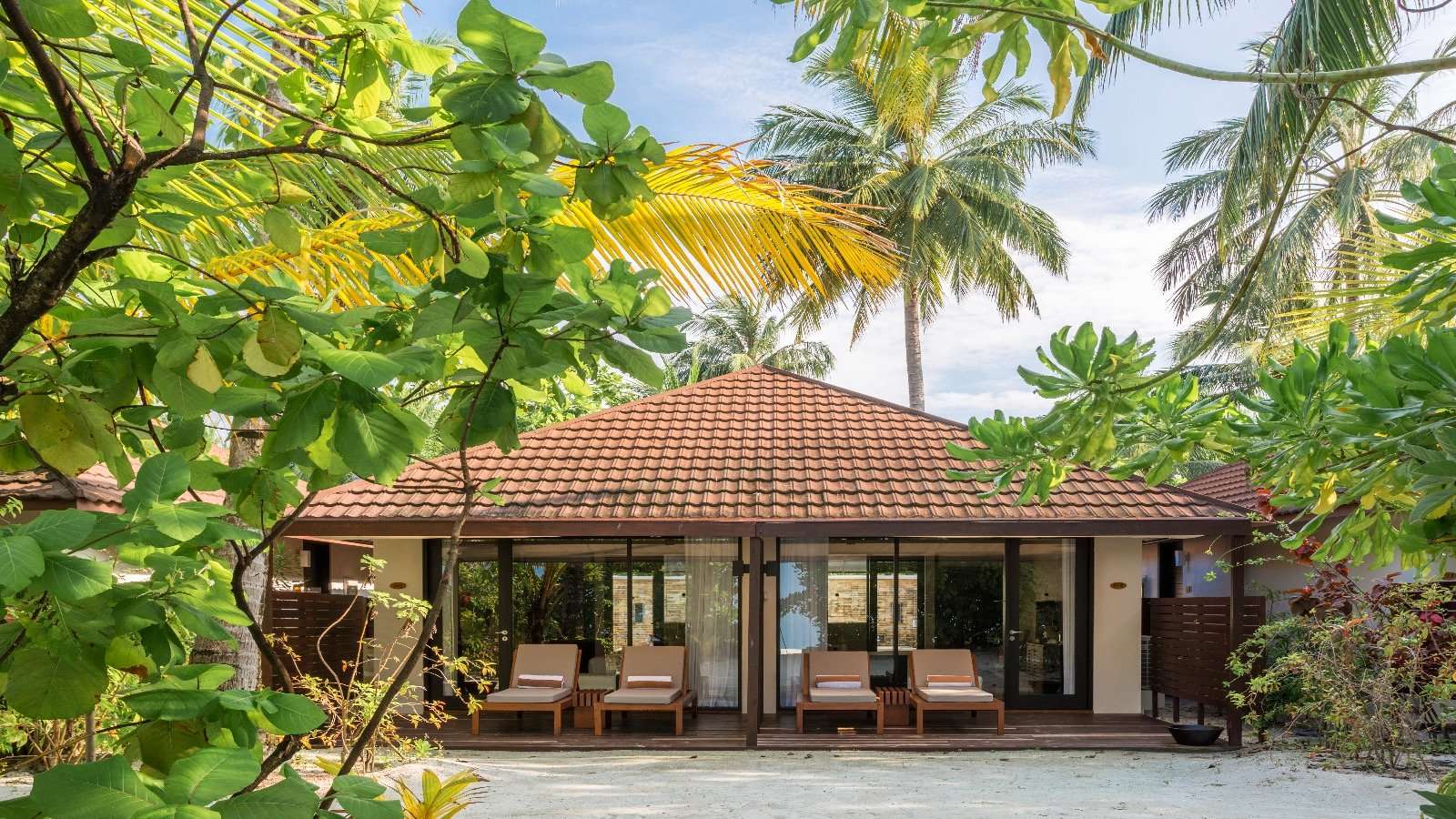 - SIZE: 136 M² - With all of us craving to spend more quality time with our loved ones, the Family Beach Villas were created with the much needed family bonding in mind. Located steps away from the inviting lagoon and close to all the facilities, these interconnected Villas are bound to help you make the most of your time in our little island paradise. A true home away from home.
