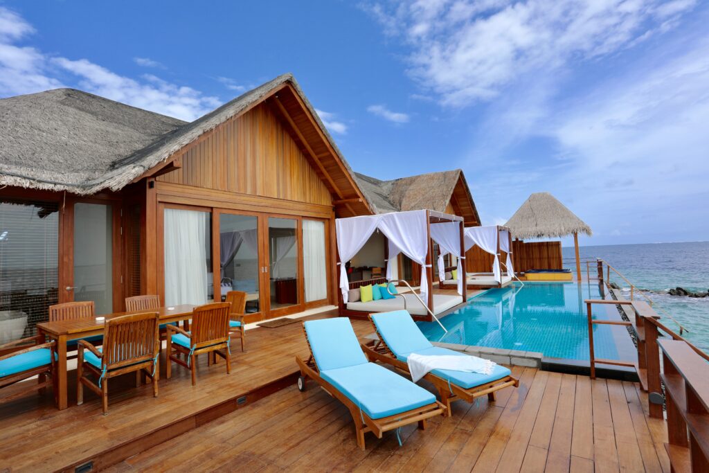 - 4 Adults & 2 Children, 2 Adults & 4 Children or 6 Adults - 1 King Bed & Twin Bed - 500 SQM