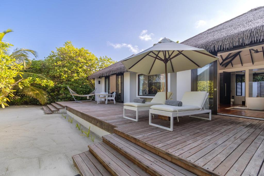 - Offering free toiletries and bathrobes - Private bathroom with a bath, a shower and a bidet - Air conditioned villa - Seating area with a flat screen TV - Minibar - Tea and coffee maker - Wardrobe - Safe deposit box - The unit offers 1 bed