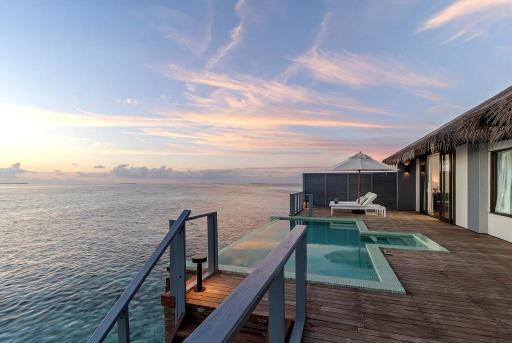 - This villa provides a pool with a view - Offering free toiletries and bathrobes - Private bathroom with a bath, a shower and a bidet - Spacious villa with air conditioning - Minibar - Tea and coffee maker - Seating area - Flat screen TV - The unit offers 1 bed