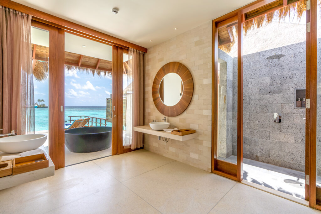 - 3 Adults OR 2 Adults & 2 Children - 1 King Bed - 160 SQM