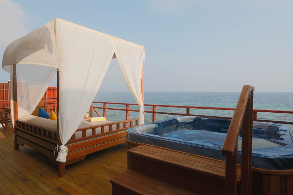 - 3 Adults OR 2 Adults & 2 Children - 1 King Bed - 98 SQM