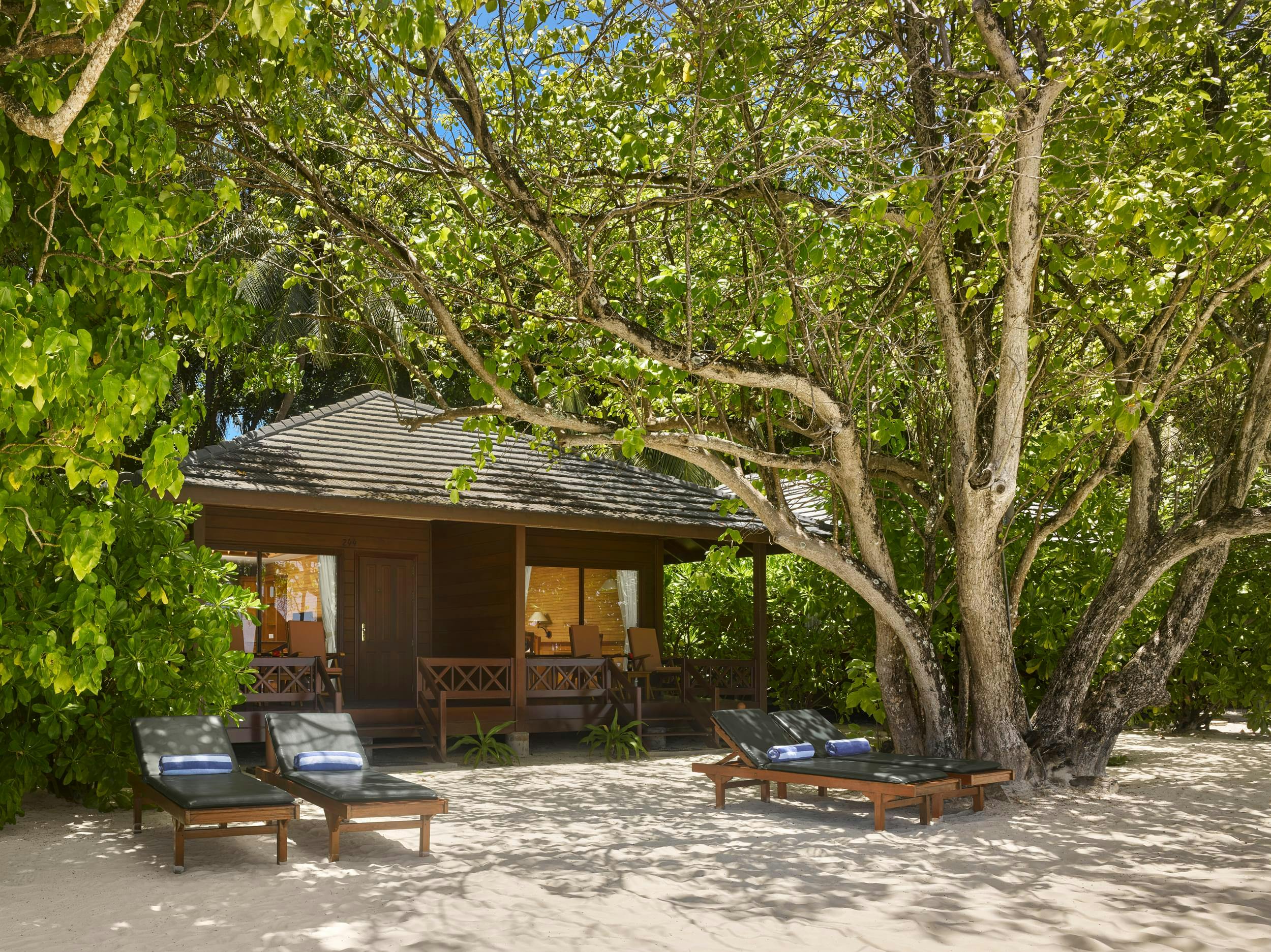 - Steps away from the ocean and spacious enough to sleep six These villas have everything you could need for a family vacation in the Baa Atoll - 114 square metre - 4 adults, 2 childred - Beach access