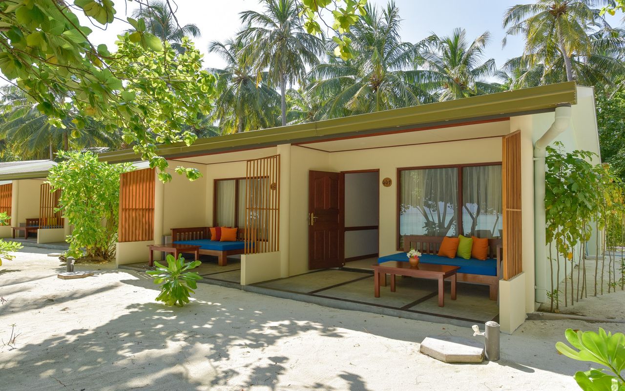 - These villas were designed with romance in mind and promise unbeatable views of the Maldives’ glorious sunsets - 41 square metres - 2 adults, 1 child - Beach access